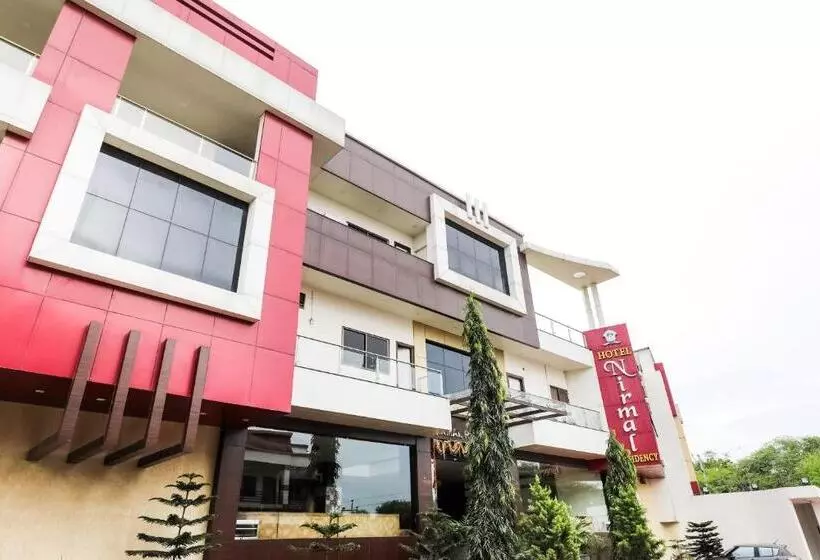 ホテル Super Townhouse Lalghati Near Airport