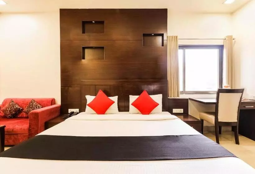 ホテル Super Townhouse Lalghati Near Airport