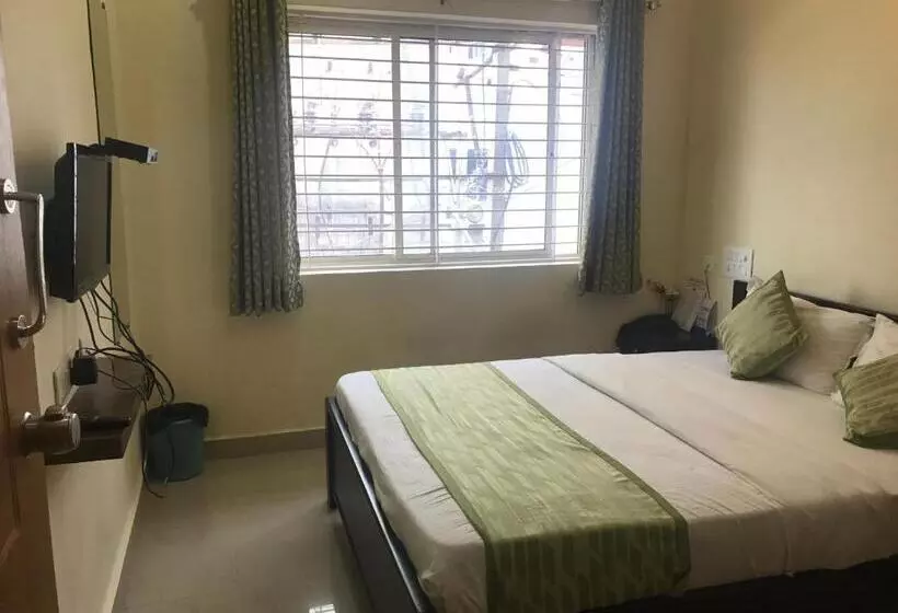 هتل Suvarna Compact