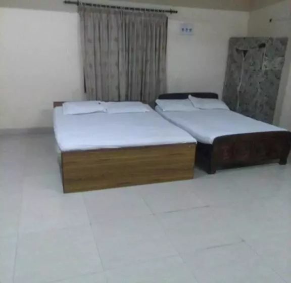 هتل Suvarna Compact