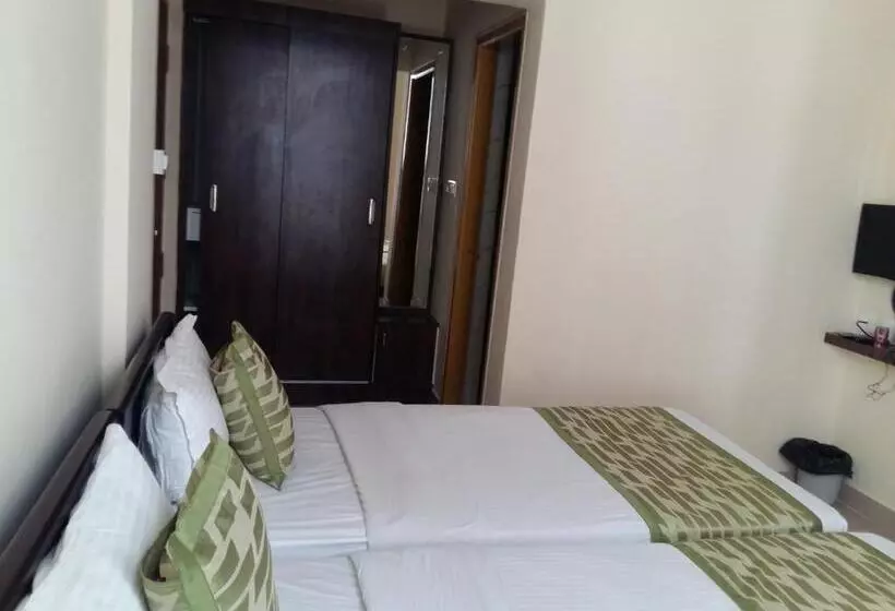 هتل Suvarna Compact