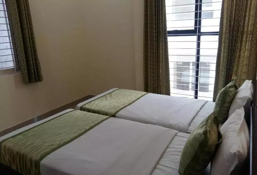 هتل Suvarna Compact