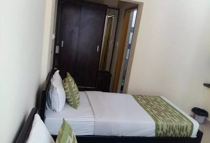 هتل Suvarna Compact