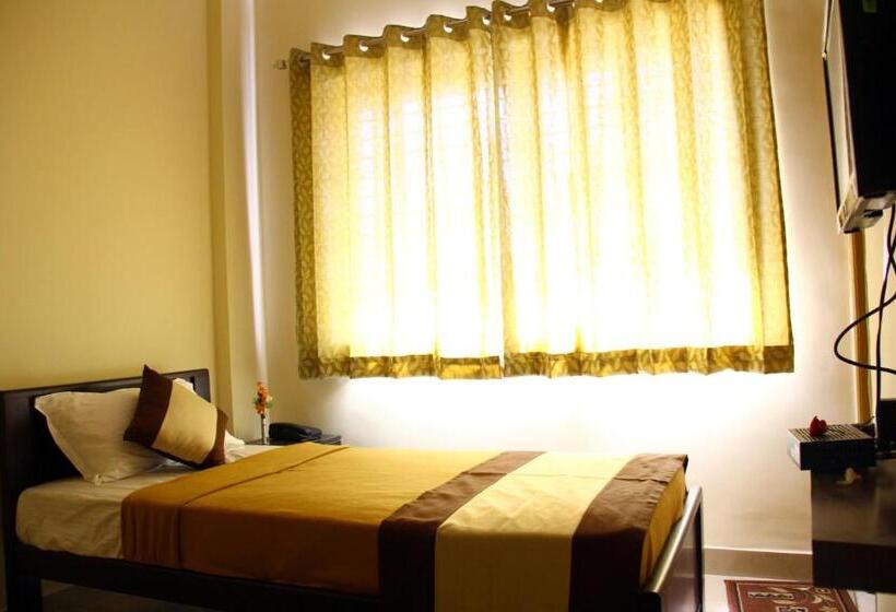 فندق Suvarna Compact