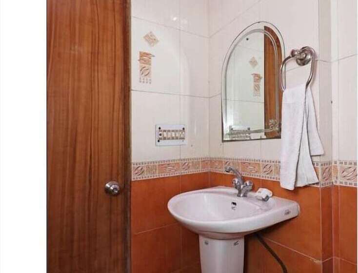 Hotel Treebo Trip Amaara