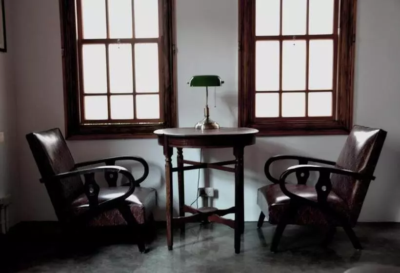 تختخواب و صبحانه Alley X Tainan