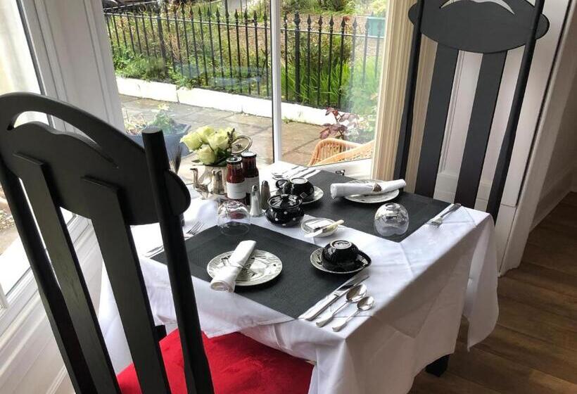 Bed and Breakfast High Tor Guest House