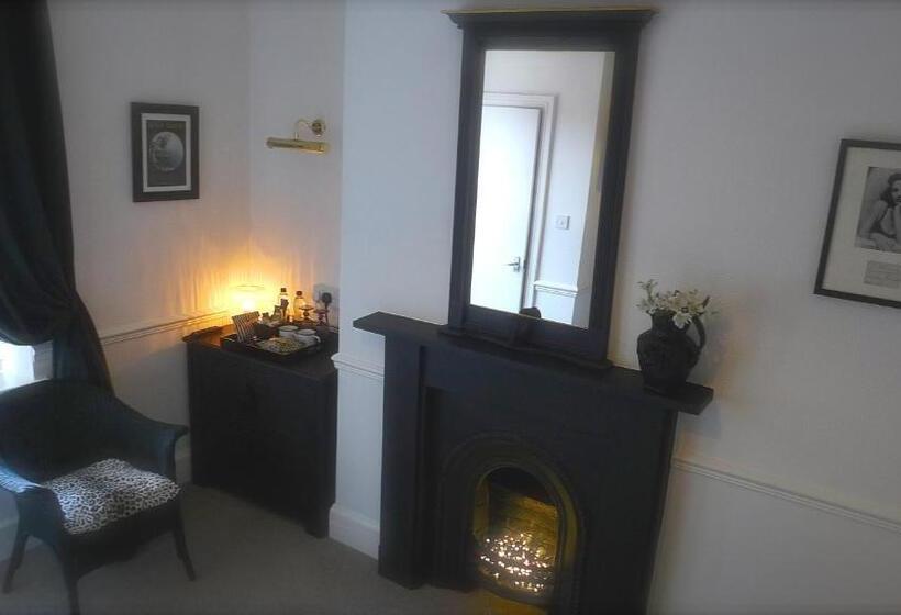 Bed and Breakfast High Tor Guest House