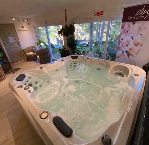 تختخواب و صبحانه Le Jardin De Celina