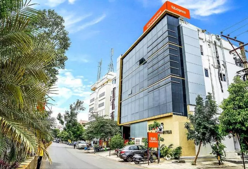 ホテル Fabexpress Essvee Mg Road Vijayawada