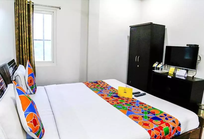 ホテル Fabexpress Essvee Mg Road Vijayawada