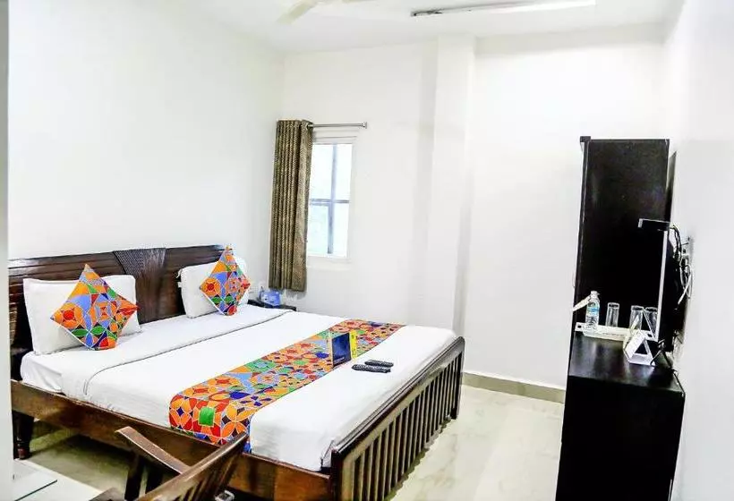 ホテル Fabexpress Essvee Mg Road Vijayawada