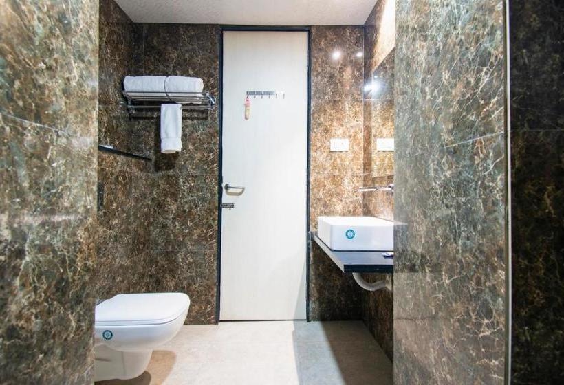 Hotel Fabexpress Essvee Mg Road Vijayawada