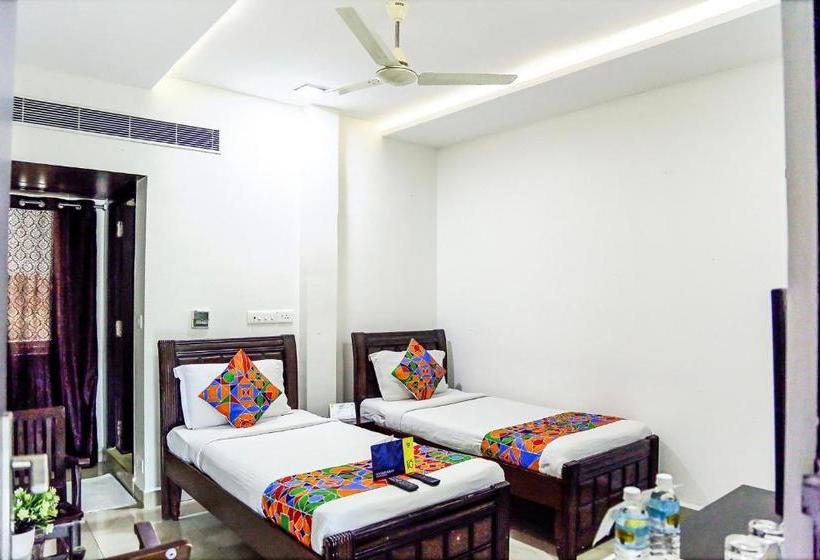 Hotel Fabexpress Essvee Mg Road Vijayawada