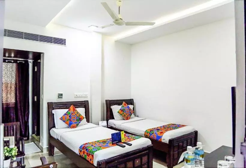 ホテル Fabexpress Essvee Mg Road Vijayawada