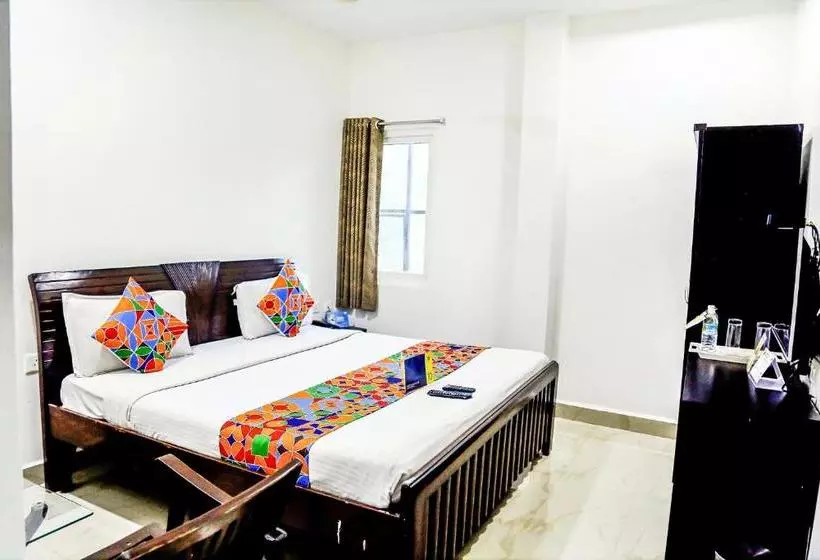 ホテル Fabexpress Essvee Mg Road Vijayawada