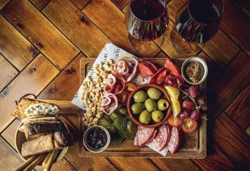 Hotelli Arthur S Bar & Accommodation