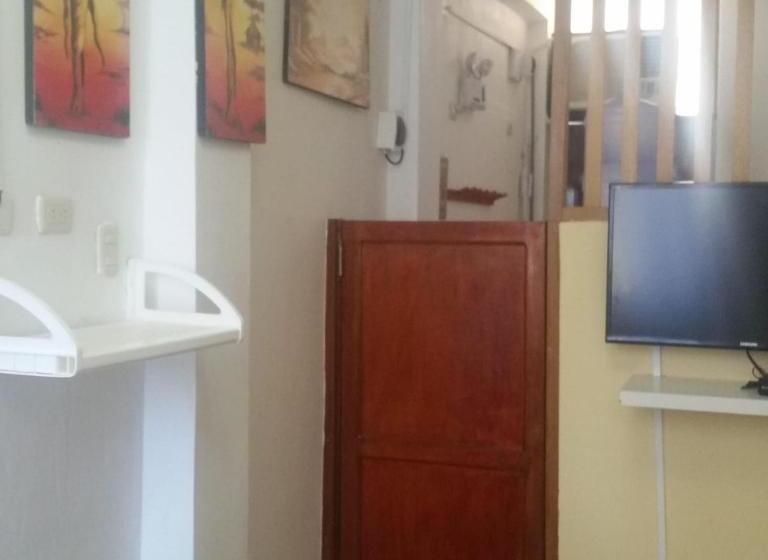 هتل El Canadiense