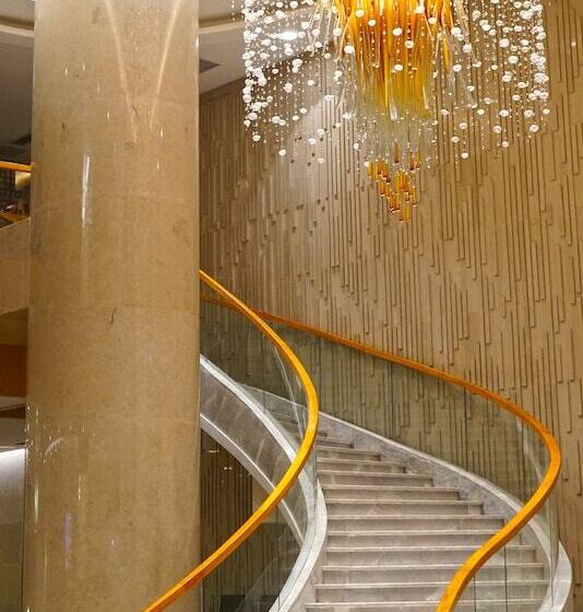 Swiss Belhotel Blulane