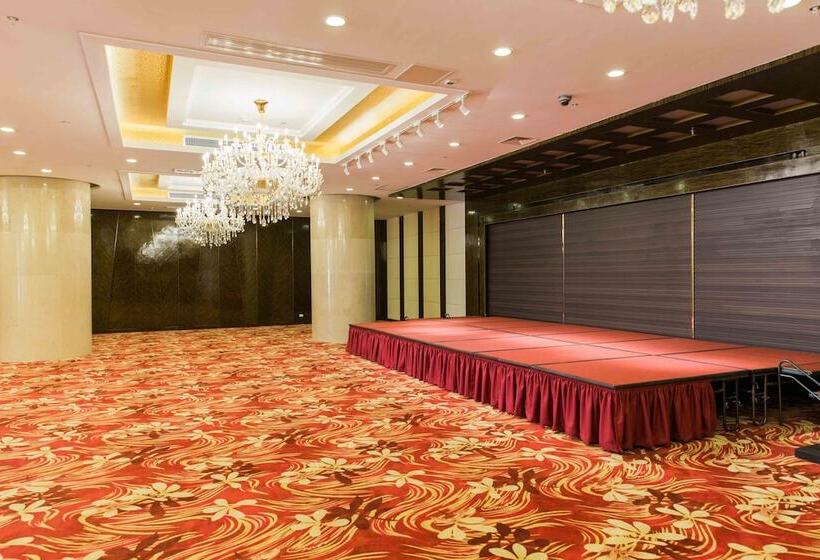 Swiss Belhotel Blulane