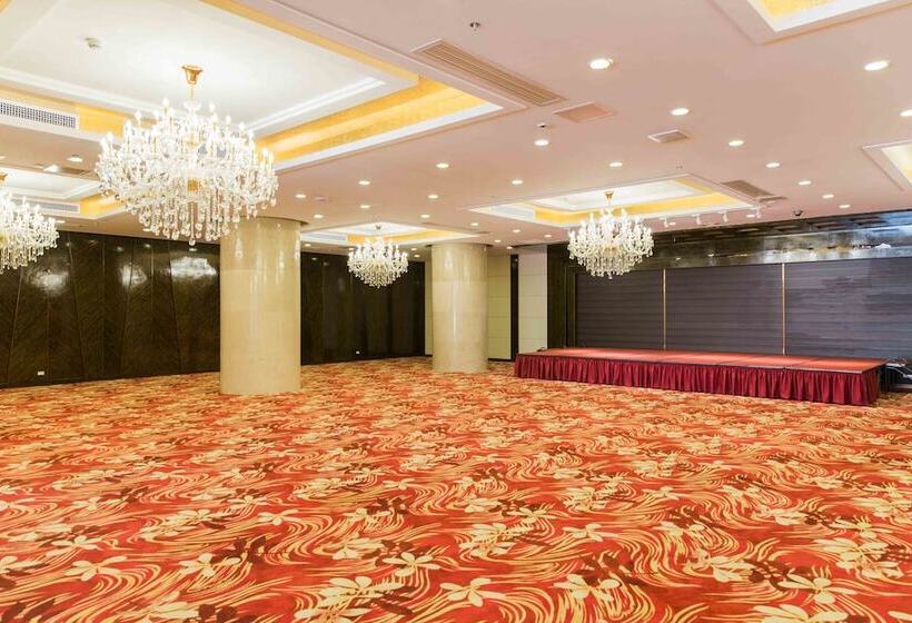 Swiss Belhotel Blulane