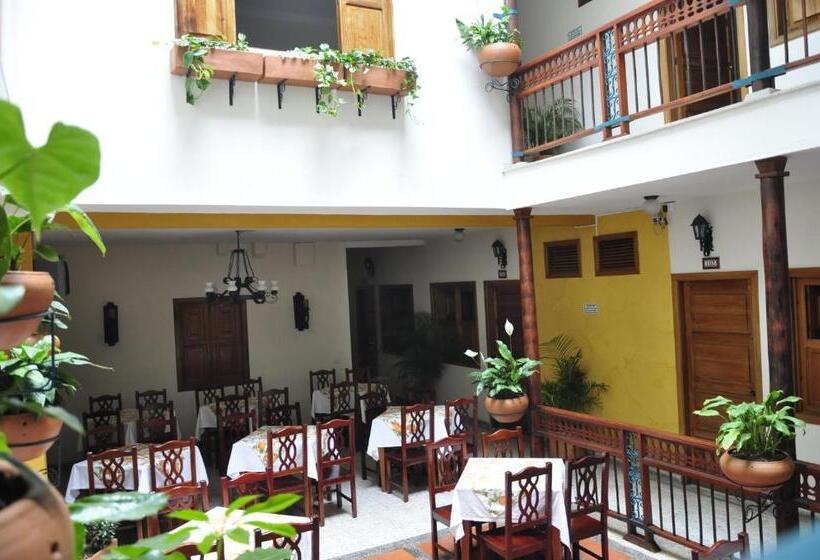 هتل Valdivia Plaza