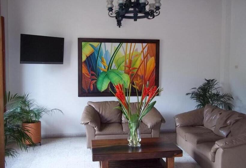 هتل Valdivia Plaza