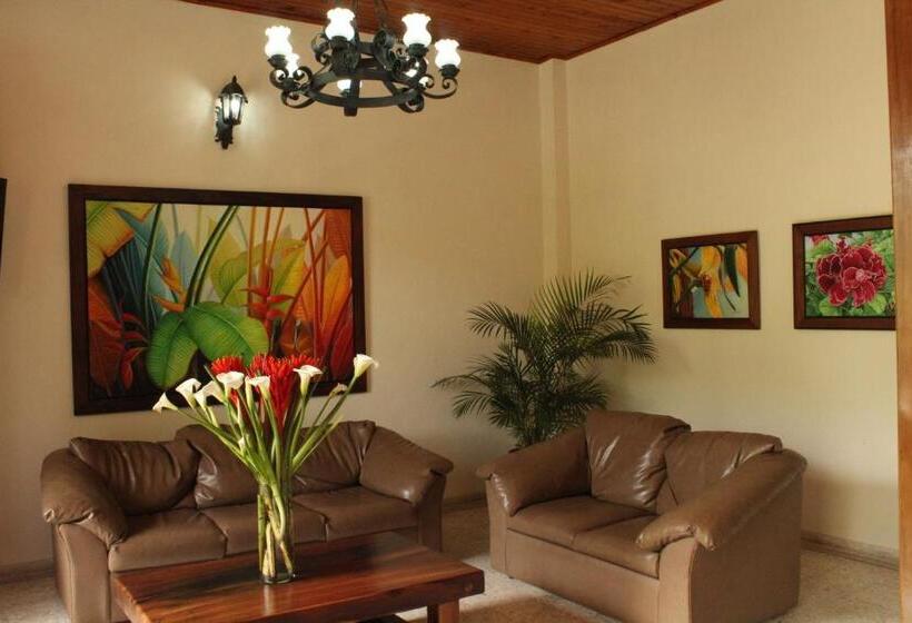 هتل Valdivia Plaza