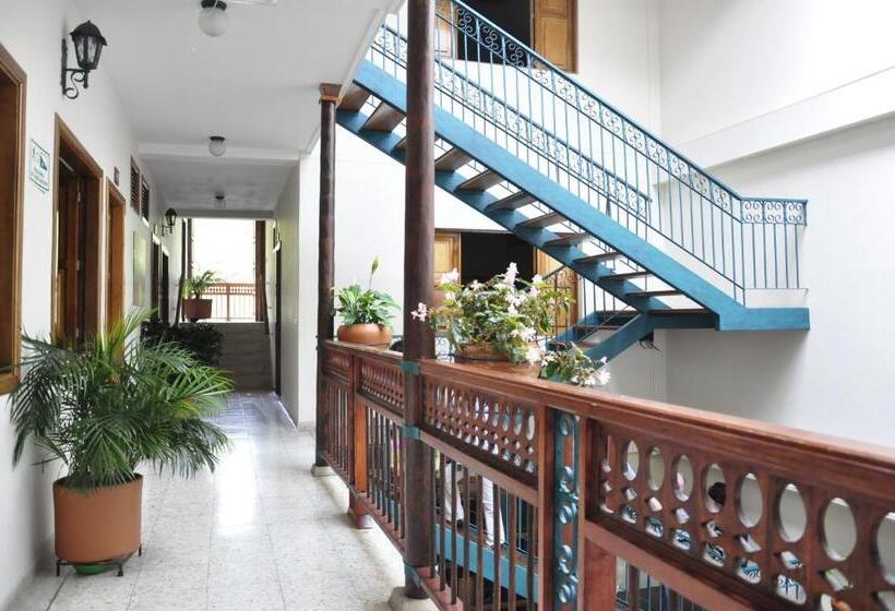 هتل Valdivia Plaza