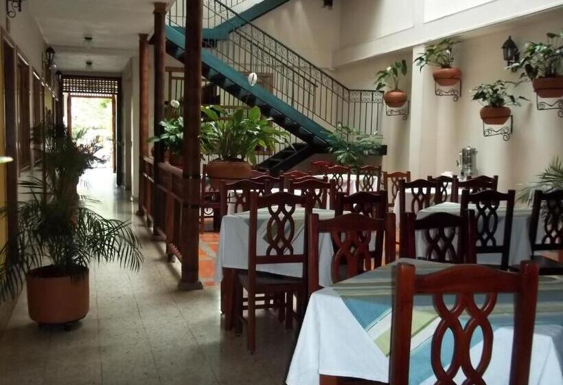 هتل Valdivia Plaza