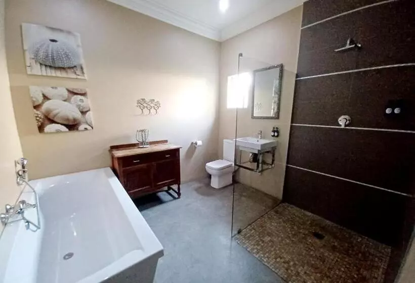 ベッドアンドブレックファースト Casa Cara Guest House