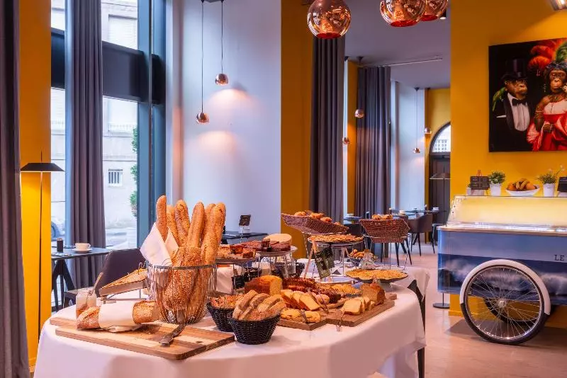 ホテル Golden Tulip Saint Malo– Le Grand Be