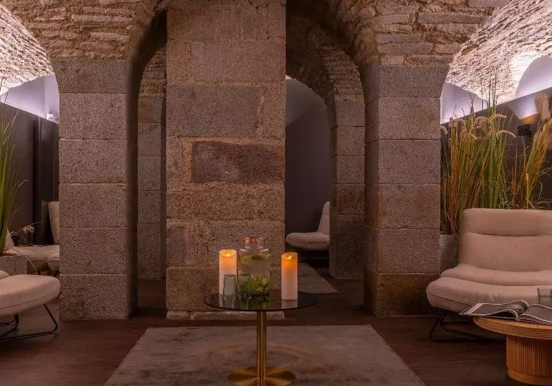 ホテル Golden Tulip Saint Malo– Le Grand Be