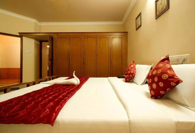 ホテル Oyo 6955 Eyrie Comfort Suites