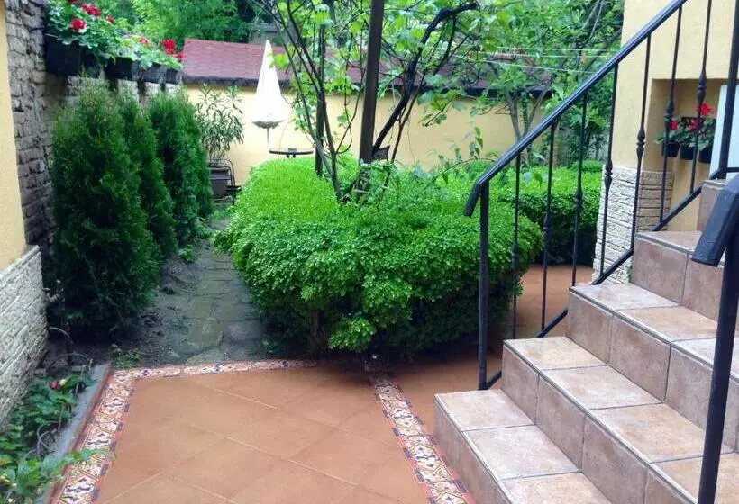 تختخواب و صبحانه Guest Rooms Boutique Varna