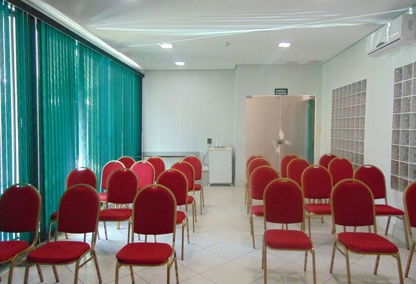 Отель Alvorada Palace