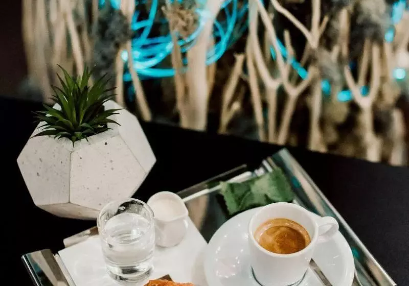 Boutique Hotel11 With Rooftop Spa