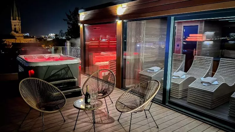 Boutique Hotel11 With Rooftop Spa