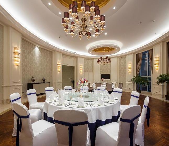 Отель Zhixin Holiday