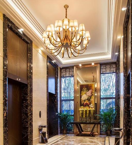 Отель Zhixin Holiday