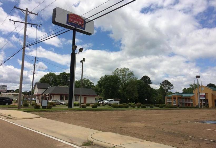فندق على الطريق Fairbridge Inn Express Natchez