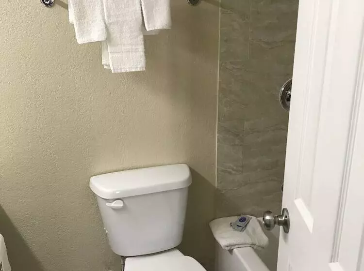 مُتل Hometown Inn & Suites