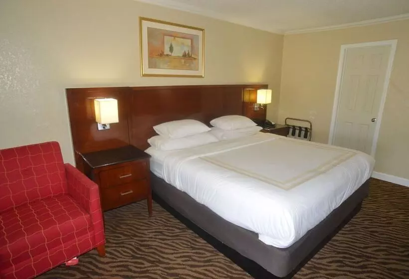 مُتل Hometown Inn & Suites