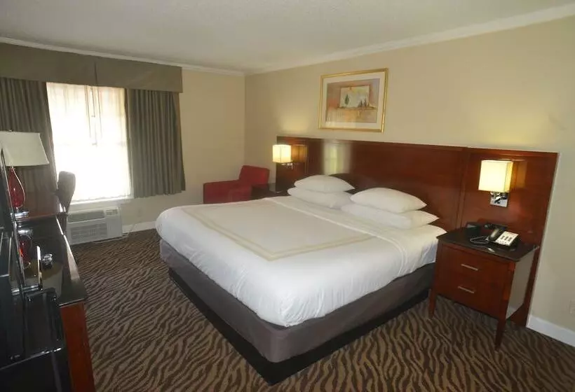 مُتل Hometown Inn & Suites