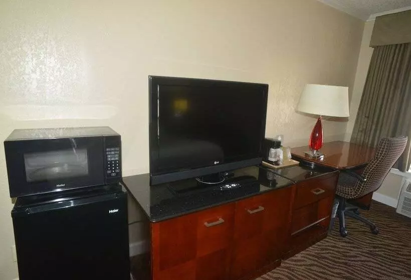 مُتل Hometown Inn & Suites