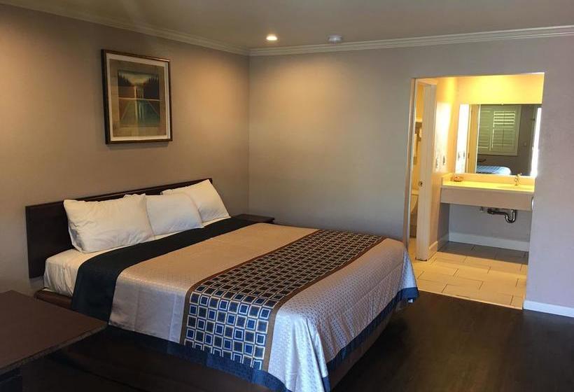 مُتل Royal Palace Inn