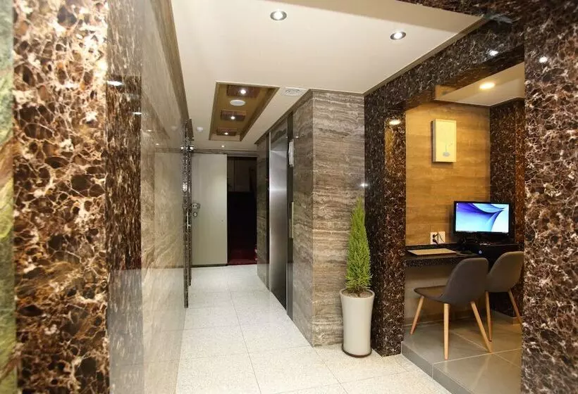 Daeyoung Hotel Myeongdong