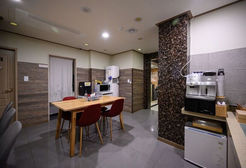 Daeyoung Hotel Myeongdong