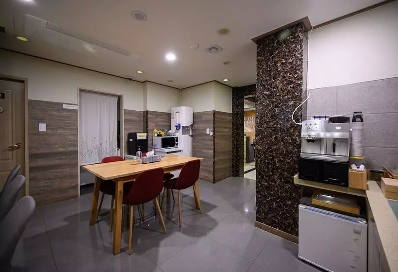 Daeyoung Hotel Myeongdong