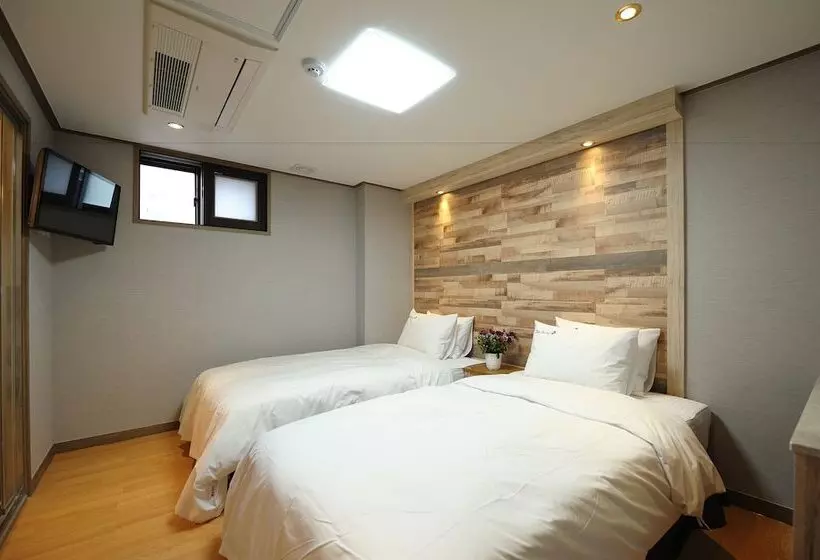 Daeyoung Hotel Myeongdong